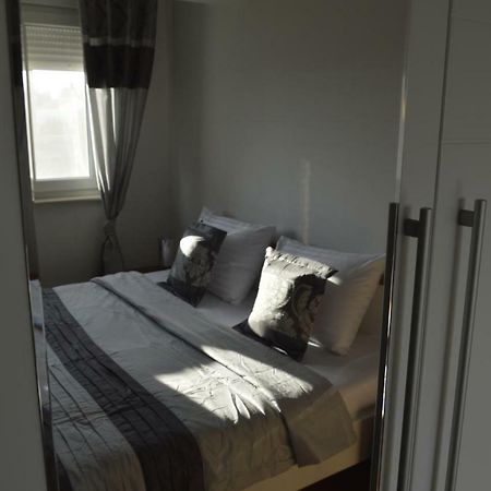 Apartament M & E Vodice Eksteriør billede